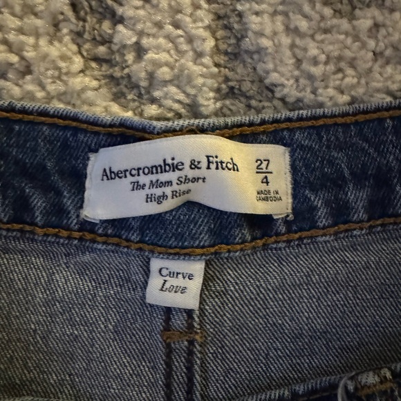 Abercrombie and Fitch Curve Love High Rise Mom Denim Short🔹 - Picture 6 of 7